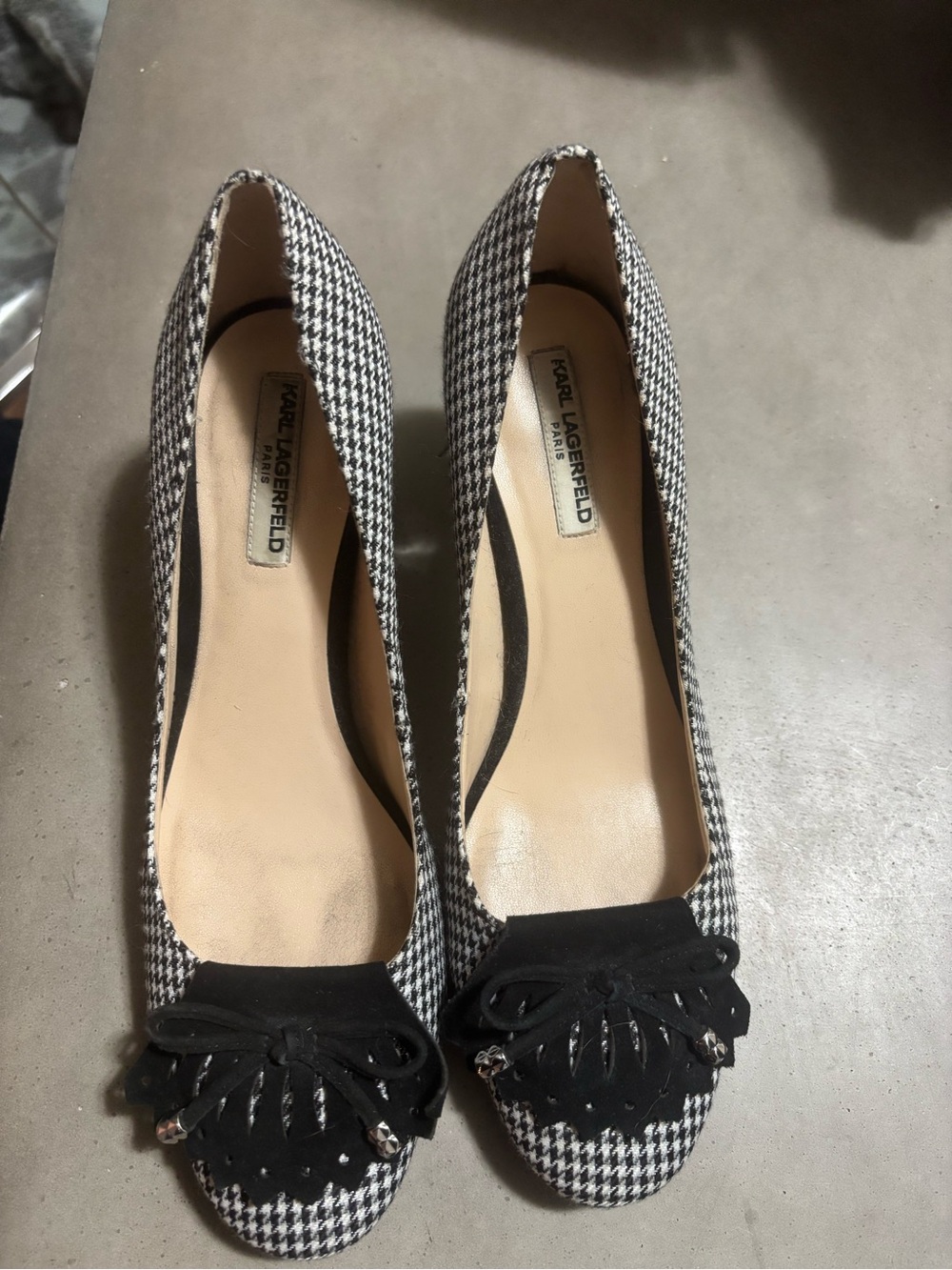 Karl Lagerfeld Black & White Houndstooth  heel with Scalloped Bow